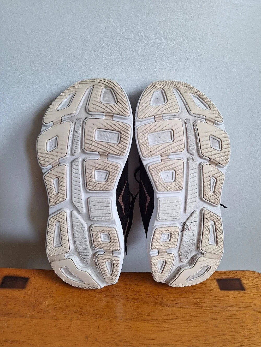 Hoka  Bondi 9 Women's  Black/Rose Size  9B